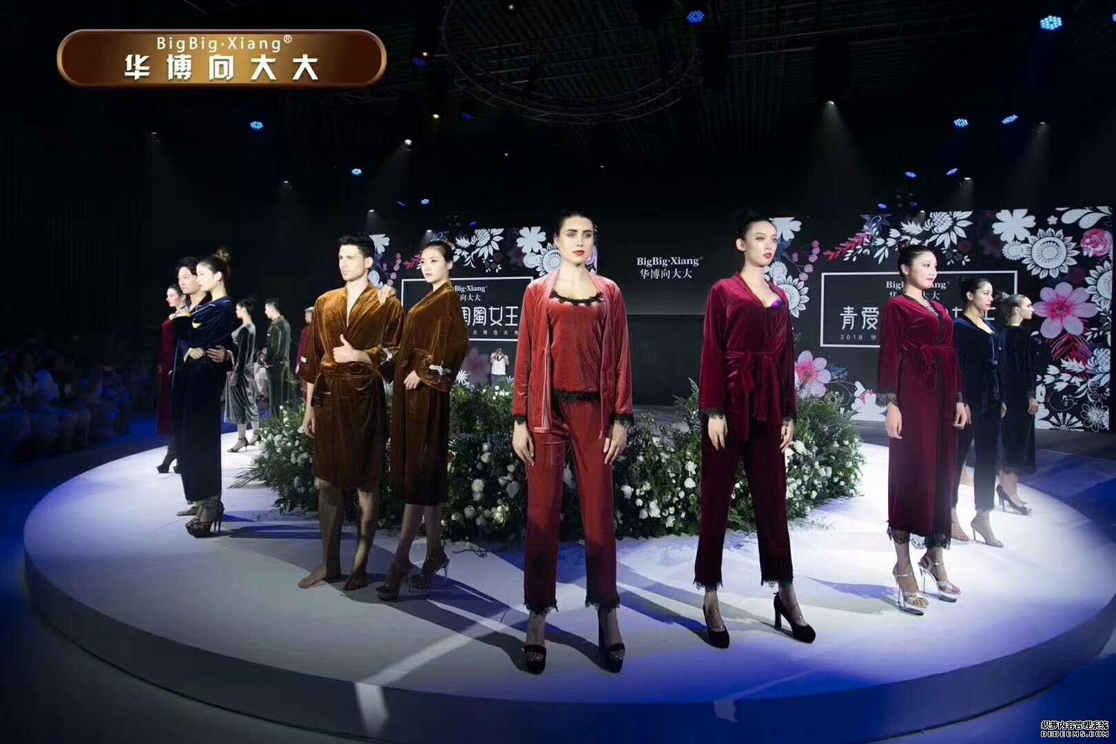“青爱的女王大人”青岛大秀.华博向大大华北区